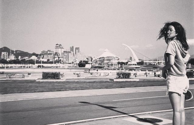 修杰楷|修杰楷“真全职奶爸”不仅负责带女儿们玩 咘咘和波妞上下学也承包了