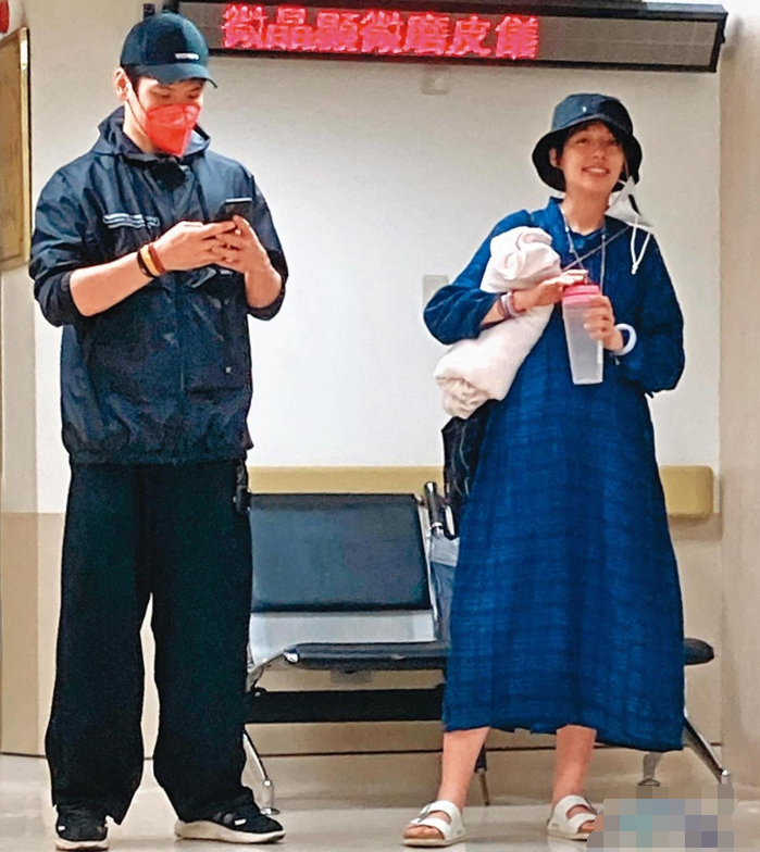 郭碧婷|郭碧婷产女前细节首曝光：向佐全程贴心陪同，郭碧婷笑容幸福有爱