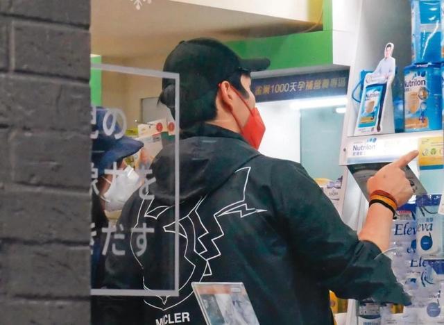 郭碧婷|郭碧婷产前照曝光！向佐全程呵护陪伴，低调行事全家幸福满满