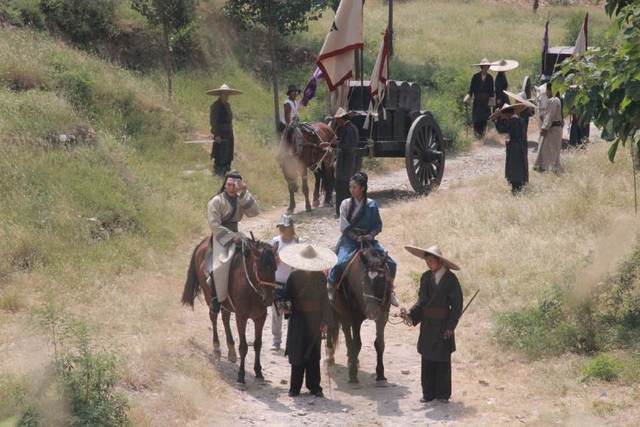 古代走镖有规定,走一路喊一路以防被劫,然而到了这个地方不敢喊!