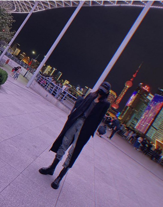 关晓彤|关晓彤晒男友视角秀恩爱，吐槽鹿晗拍照技术差：不太会拍