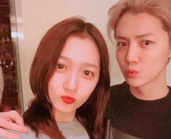 关晓彤|关晓彤晒男友视角秀恩爱，吐槽鹿晗拍照技术差：不太会拍