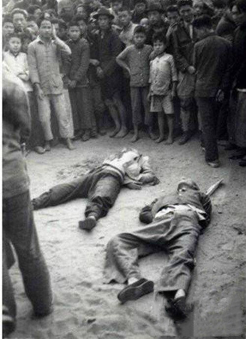 抗日战争胜利后处决汉奸现场老照片背叛民族残害同胞这