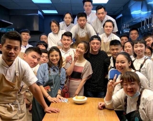 林心如|林心如晒自拍，黑头却成为热评第1，网友称还不如朱之文儿媳漂亮