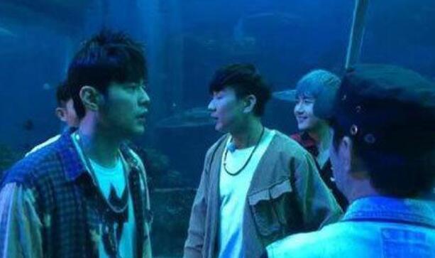 周杰伦|周杰伦：我当年被F4围攻，没人敢插手相助，只有他抄起凳子就上