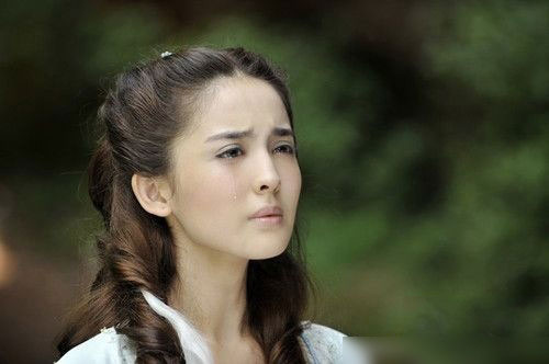 古力娜扎|十大魔性鼻孔明星：杨幂鼻孔大的像黑洞，娜扎惊现三角形鼻孔