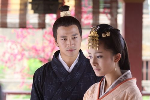 古力娜扎|十大魔性鼻孔明星：杨幂鼻孔大的像黑洞，娜扎惊现三角形鼻孔