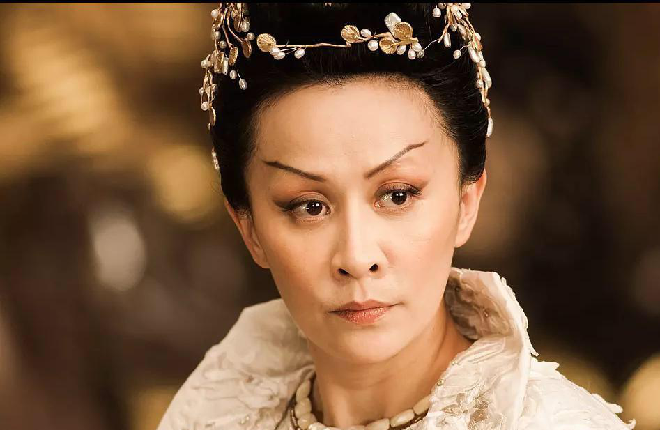 古力娜扎|十大魔性鼻孔明星：杨幂鼻孔大的像黑洞，娜扎惊现三角形鼻孔