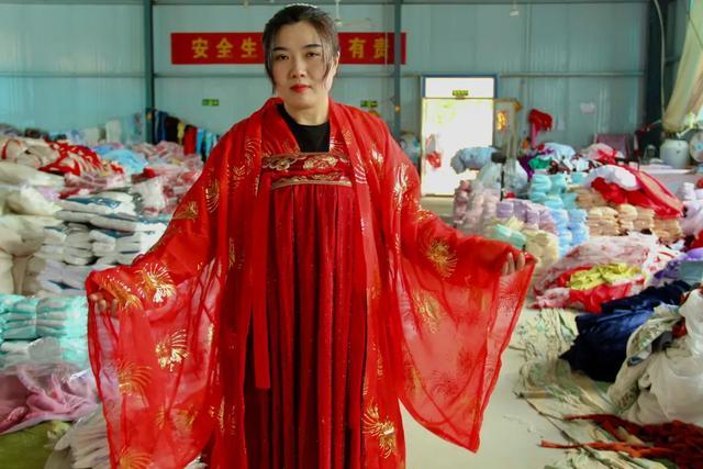 曹县|山东曹县三分天下汉服市场，一件汉服卖3.5万，年入千万不是梦