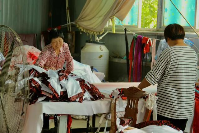 曹县|山东曹县三分天下汉服市场，一件汉服卖3.5万，年入千万不是梦