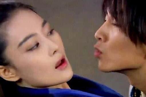 陆无双|对付李莫愁最好的办法是什么？不是武功，而是熊抱