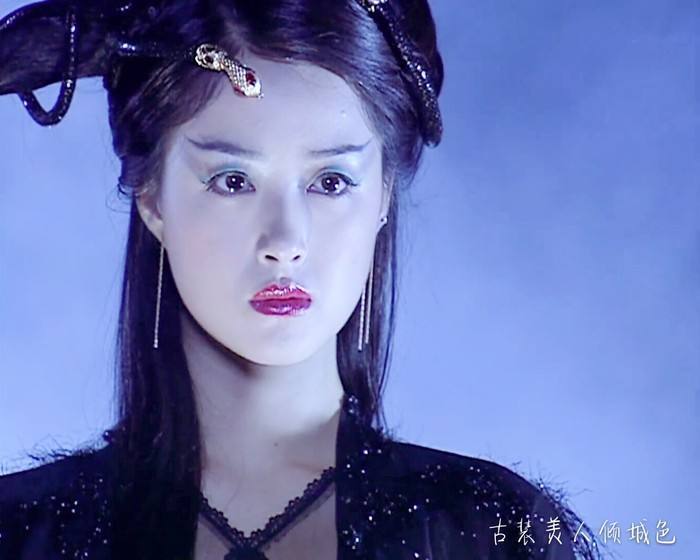 蒋欣的这个眼神把蛇妖演的活灵活现!