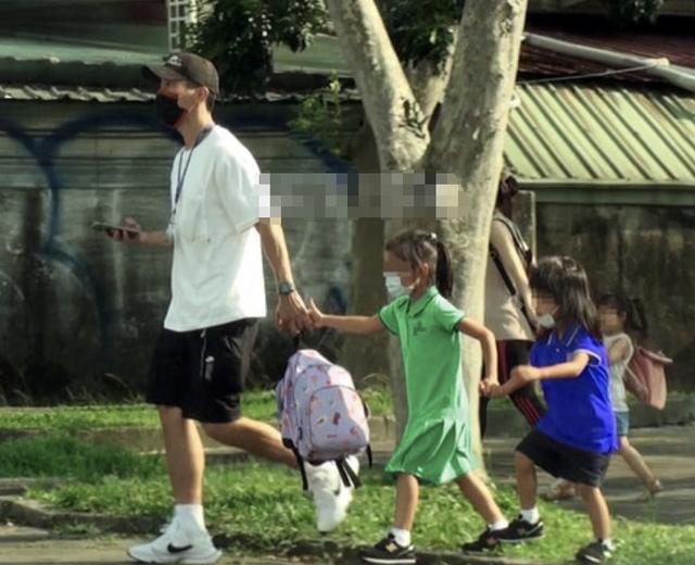 贾静雯|贾静雯女儿被曝上贵族幼儿园，每年学费17万，和林心如女儿是校友