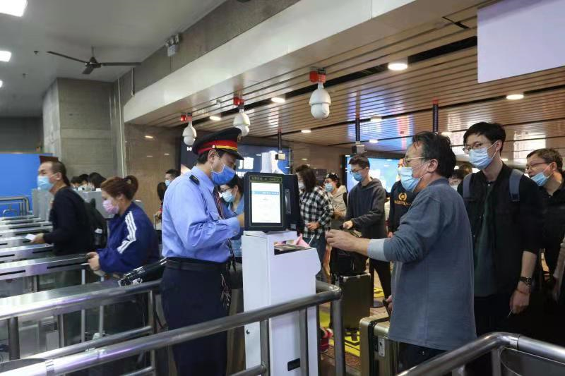 北京站|北京五大火车站今天将迎50万旅客返京