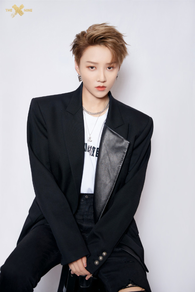 蒙面舞王|《蒙面舞王》刘雨昕输给孟美岐，刘雨昕粉大闹现场称有黑幕要求退票惊动警察