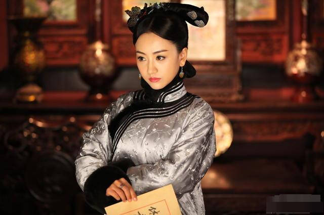 杨蓉新剧造型曝光相比六年前清宫剧造型这颜值也是让人意外了