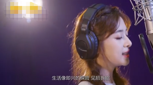 张含韵|张含韵vlog更新，31岁也不耽误走甜美少女风，状态毫无违和感