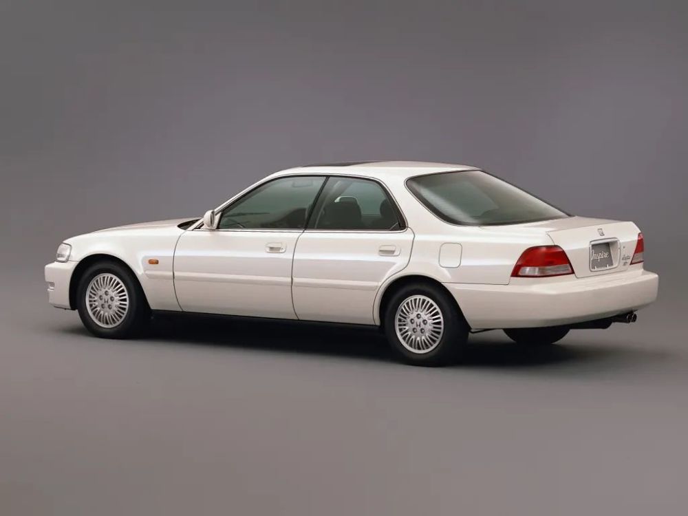 1995年7月,搭載與legend一樣的32v型號推出,車架代號ua3.