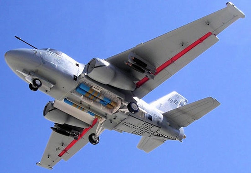 而且美军目前已经退役了s-3反潜机,改用"海鹰"反潜直升机,这个反潜