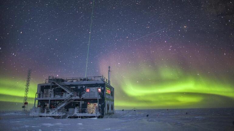 南极臭氧空洞|科学家警告：南极臭氧空洞又大又深，达到“年度最大范围”