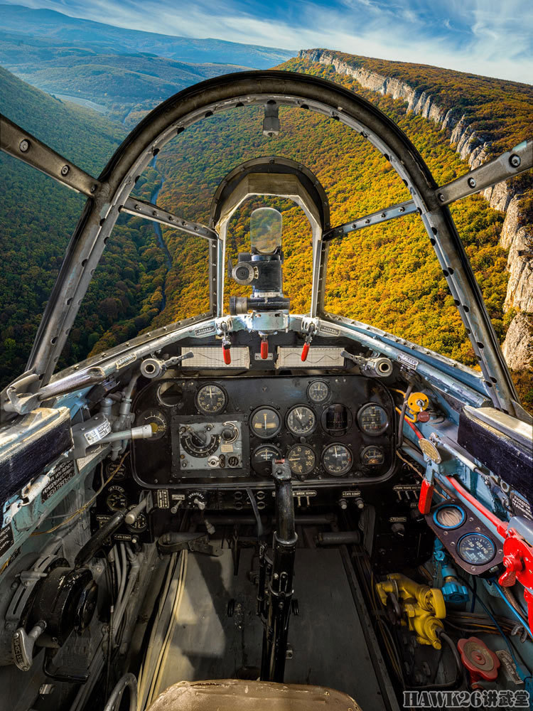 主宰天空摄影展钻进苏联经典战机座舱身临其境的视觉冲击