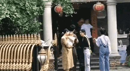 冯绍峰|赵丽颖为冯绍峰庆42岁生日，甜蜜喊私下爱称，夫妻太恩爱