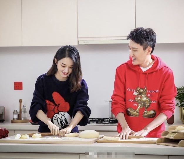 赵丽颖|赵丽颖为老公庆生，罕见晒照还换了头像，手上宝石钻戒亮眼