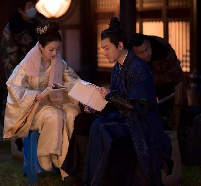 赵丽颖|赵丽颖晒照为冯绍峰庆生，甜蜜称呼老公为二叔，剧里爱称沿用至今