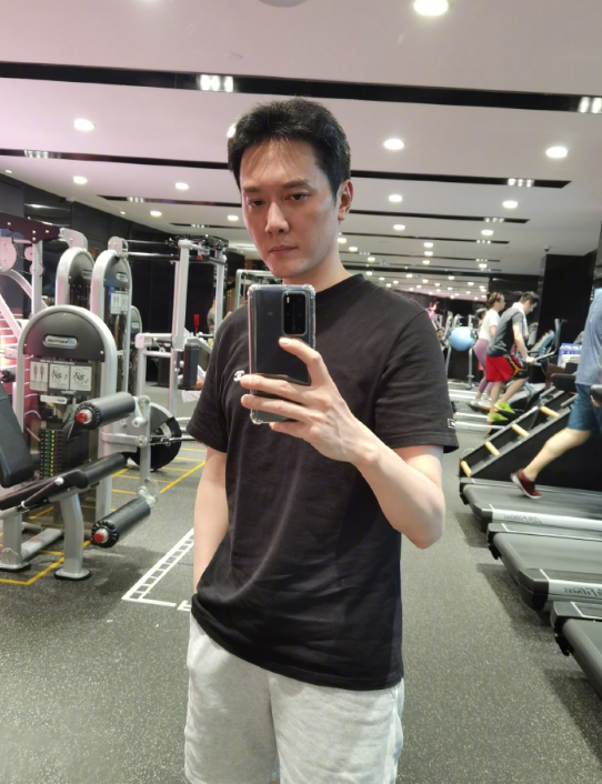 冯绍峰|赵丽颖为冯绍峰庆生 婚变传闻不攻自破