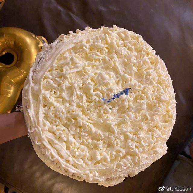 孙俪|孙俪带女儿练书法，小花正脸神似妈妈，因写不好毛笔字哭到睡不着