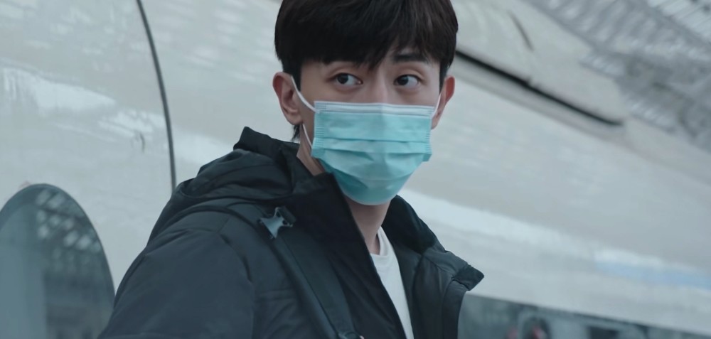 邓伦四两拨千斤重现武汉抗疫真情感再现打不si小强意外经历