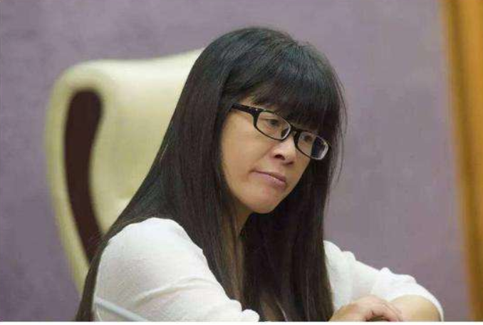 余秀华|余秀华写给李健的一首情诗，如《贝加尔湖畔》曲子一样忧伤、凄凉