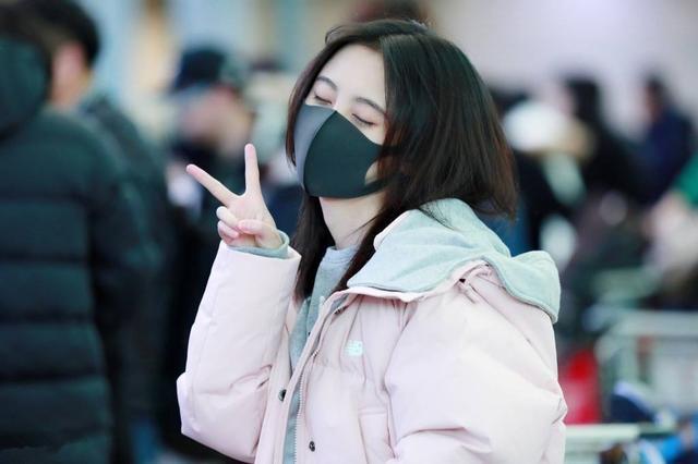 张天爱|不知可乐滋味张天爱pk天生茂密秀发鞠婧祎，到底谁更假，更做作