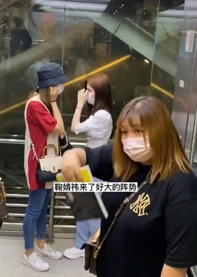 张天爱|不知可乐滋味张天爱pk天生茂密秀发鞠婧祎，到底谁更假，更做作