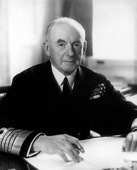 受天气影响,对阿尔滕峡湾的空中侦察又一度中断,使得英国海军部无法