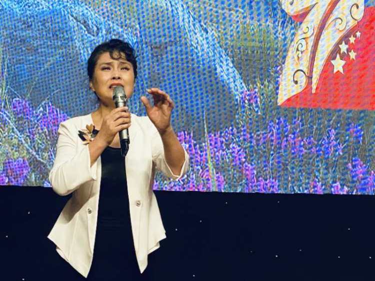 一一|“我们的家园”经典诗文朗诵会诵响深图！