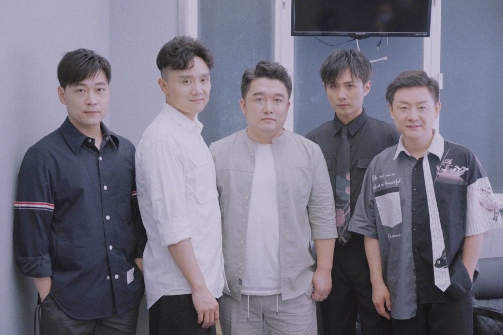 肖战|给肖战送生日祝福的明星很多，为何独独配音演员受到指责？