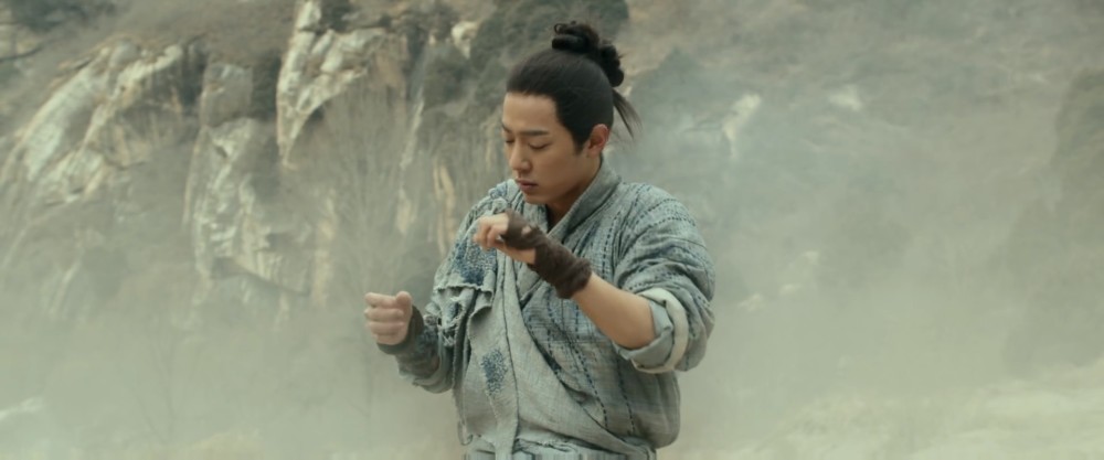 肖战|给肖战送生日祝福的明星很多，为何独独配音演员受到指责？