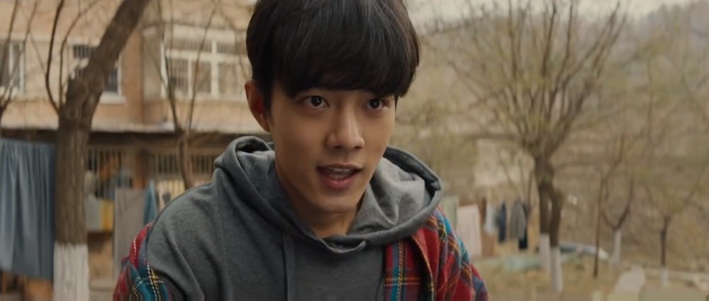 肖战|给肖战送生日祝福的明星很多，为何独独配音演员受到指责？