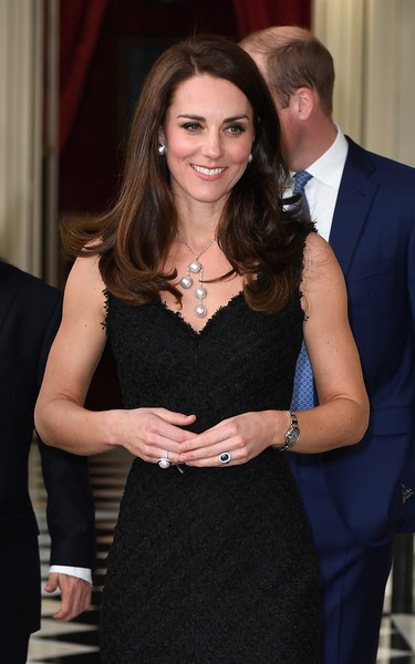 凯特王妃高昂的衣柜:彰显王室成员的穿衣风格和时尚感官