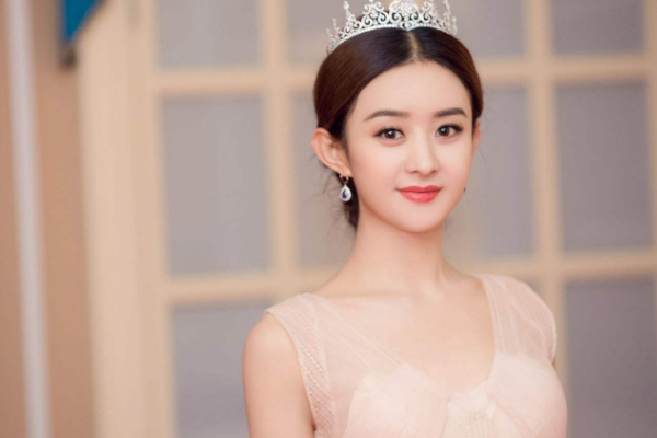 赵丽颖|赵丽颖为冯绍峰庆生，顺势晒剧照宣传作品，亲密称呼网友直呼太甜