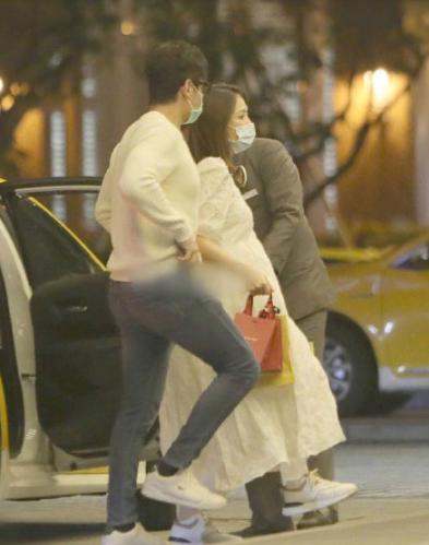 陈乔恩|刚否认怀孕，陈乔恩与男友逛书店，称艾伦“老父”有深意