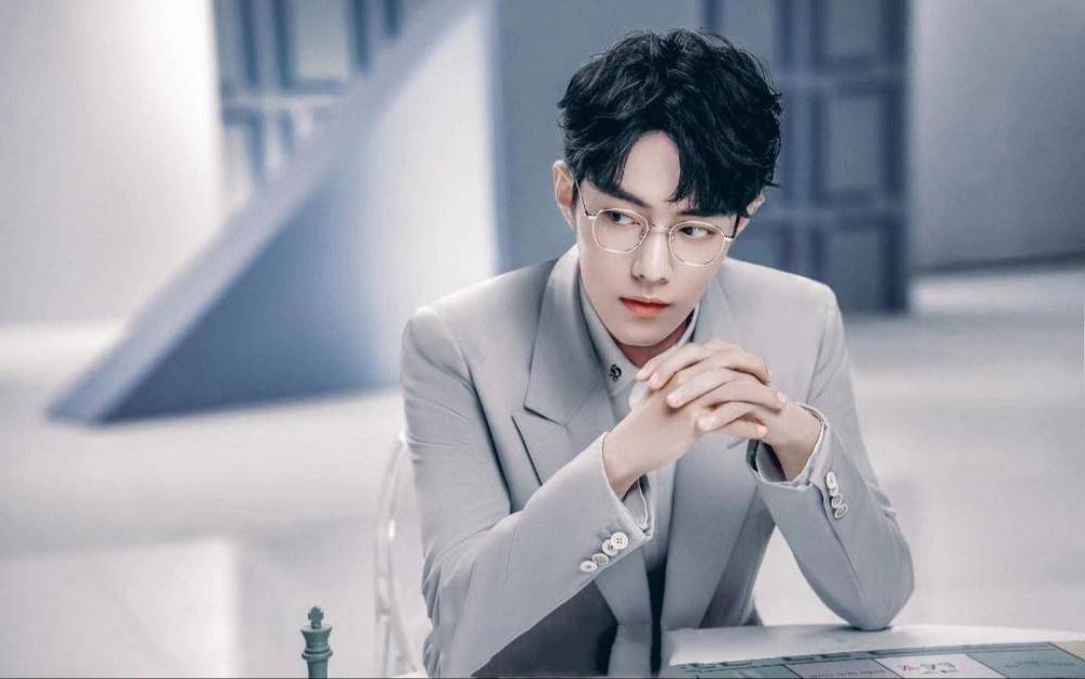 肖战|知名配音演员为肖战庆生后续：删博后再遭抵制，或将失去现有工作