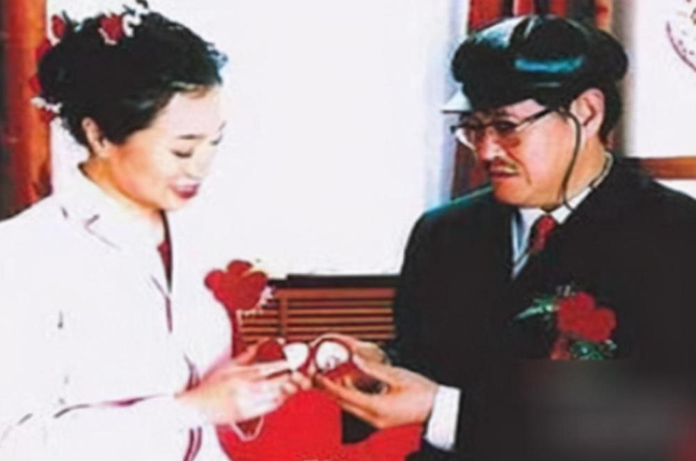 赵本山|赵本山41岁长女近照，身材富态苦尽甘来，亲弟去世后侍母至孝