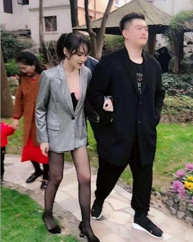 赵本山|赵本山41岁长女近照，身材富态苦尽甘来，亲弟去世后侍母至孝