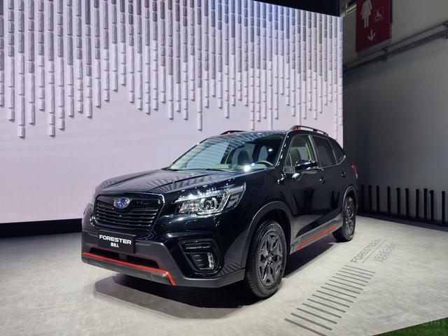 内饰|以穷人能买得起的四驱出名 斯巴鲁在北京车展上三款车型点评