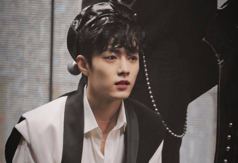 肖战|肖战登顶2020亚洲最性感男星排行榜，成国内第一人，王一博仅排第三