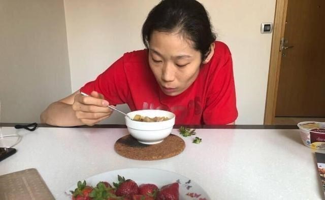 中国女排|她是朱婷关系最好的好姐妹! 母队解散, 今确认加盟北京\r\r