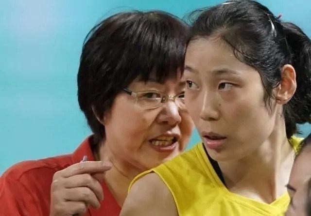 中国女排|她是朱婷关系最好的好姐妹! 母队解散, 今确认加盟北京\r\r