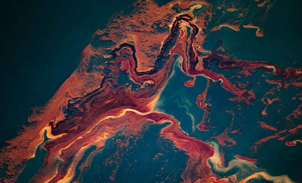 地球|一个油田上亿吨，如何形成的，用得完吗？生命都消失或也不会枯竭